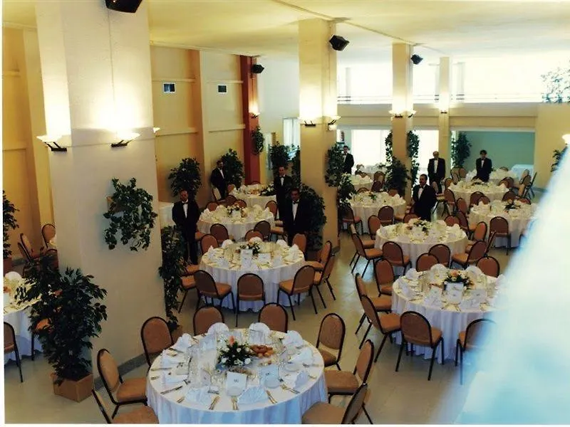 Xon'S Platja Ha Hotel Empuriabrava 3*,